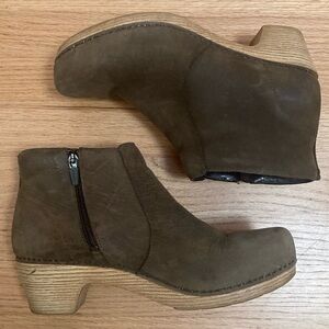Dansko Maria zipper boot size 41